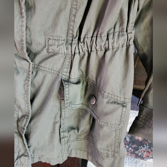 Ashley By 26 International Women's Green Jacket - Picture 4 of 6